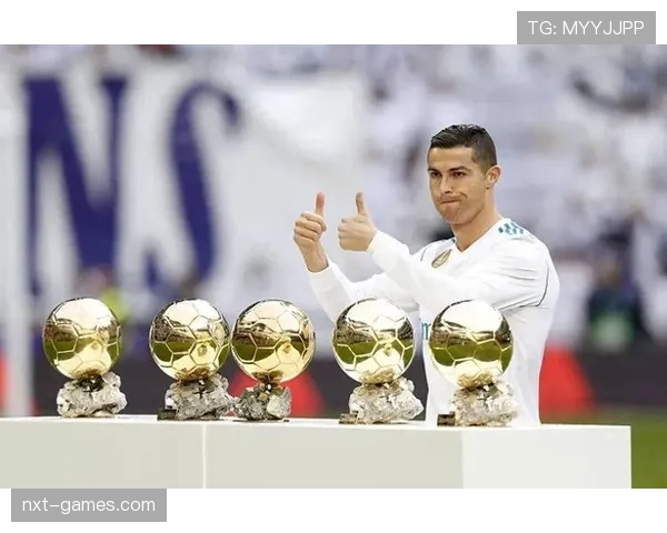 C罗第五次荣膺金球奖,成足坛历史传奇